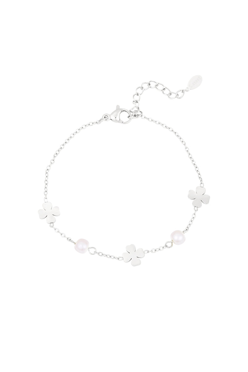 Clover Pearl Bracelet