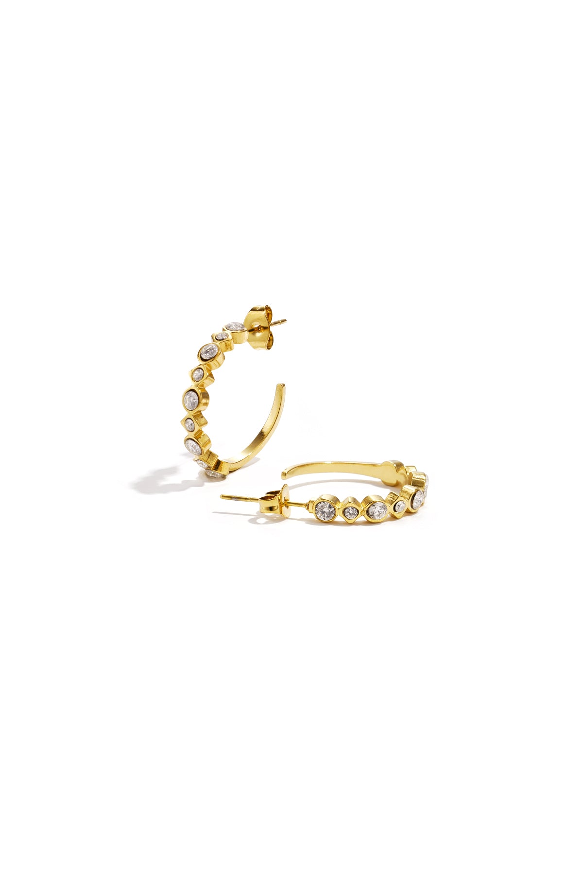 Crystal Glow Hoop Earrings – Creolen aus Edelstahl mit Strasssteinen in Gold und Silber