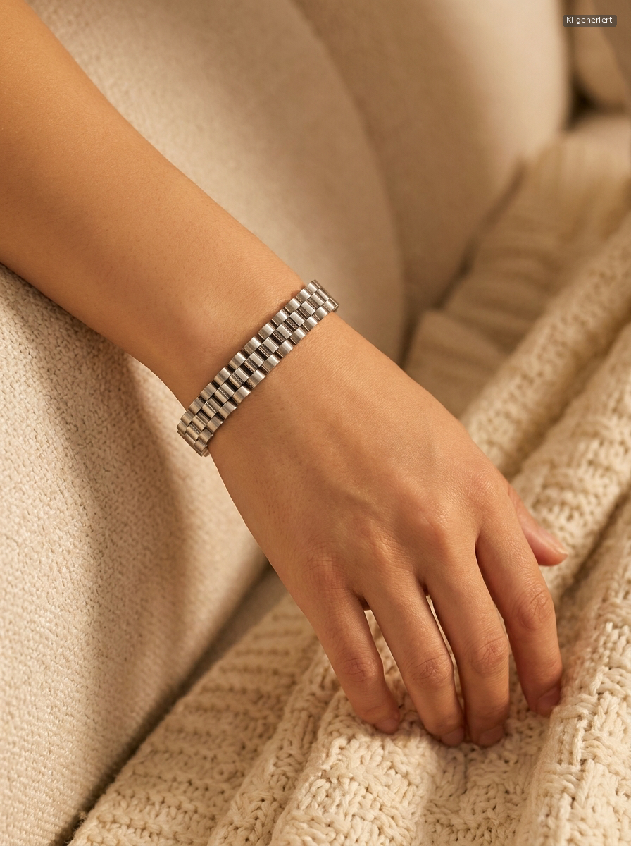 Elara Link Bangle