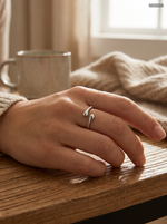 Veyra Loop Ring